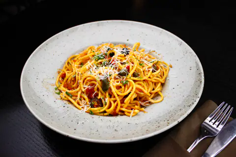 Spaghetti alla chitarra puttanesca