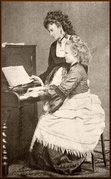 The sisters Josefína and Anna Čermáková at the piano
