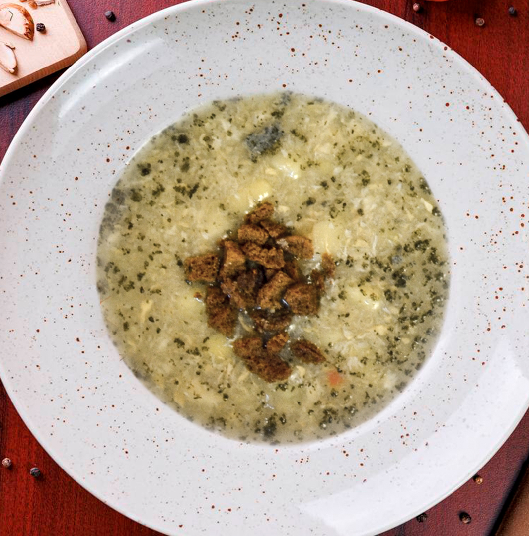 Česnečka, garlic soup with croutons and cheese